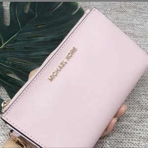 MICHAEL KORS Pink Wristlet